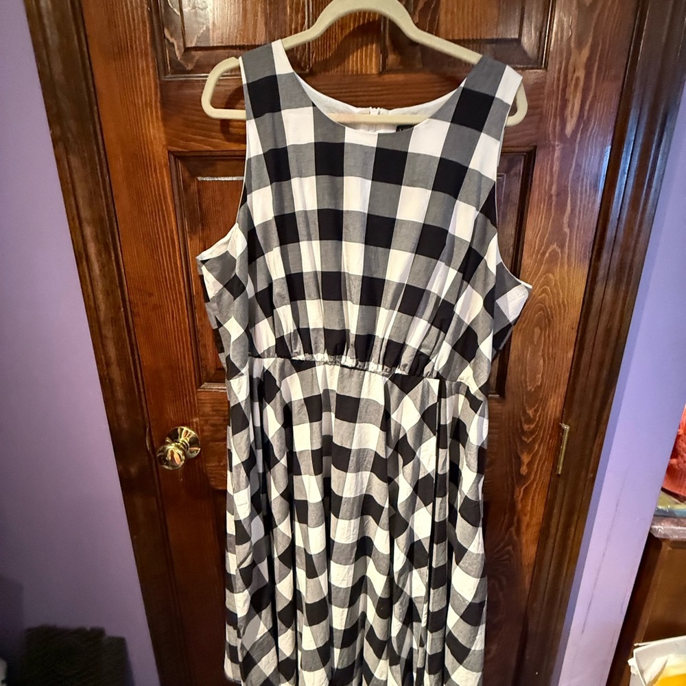Black and White Checkered Sleeveless Dress